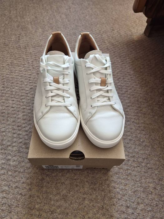 Сандали Caprice и  Сникърси Clarks