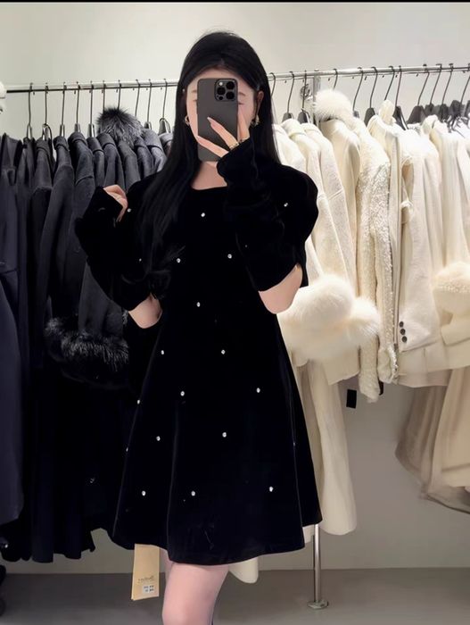 To‘y uchun qora libos