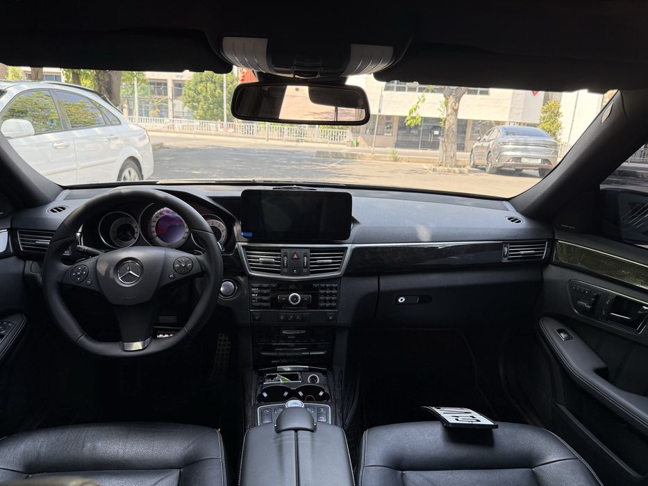 Mercedes benz w212 E550 tozza ideal