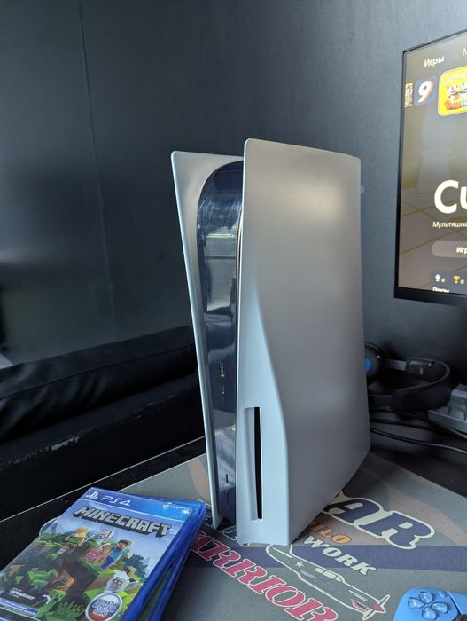 Playstation 5 + два геймпада и игры