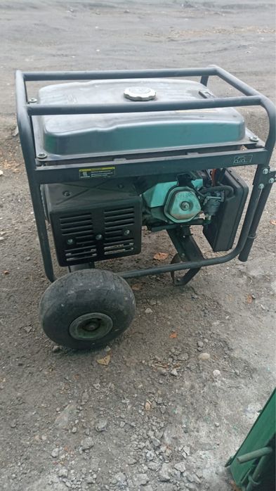 Продам генератор 6.5кв 2200 вольт