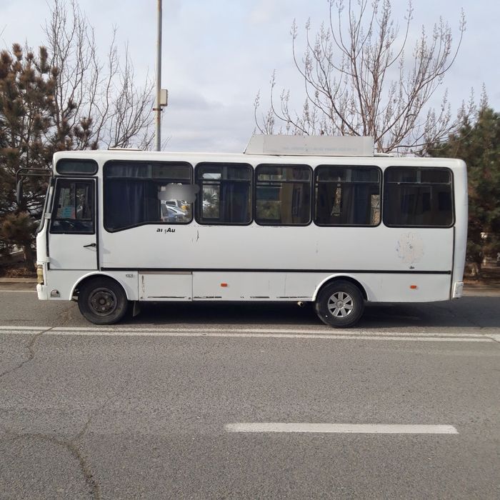 Isuzu np 37 автобус