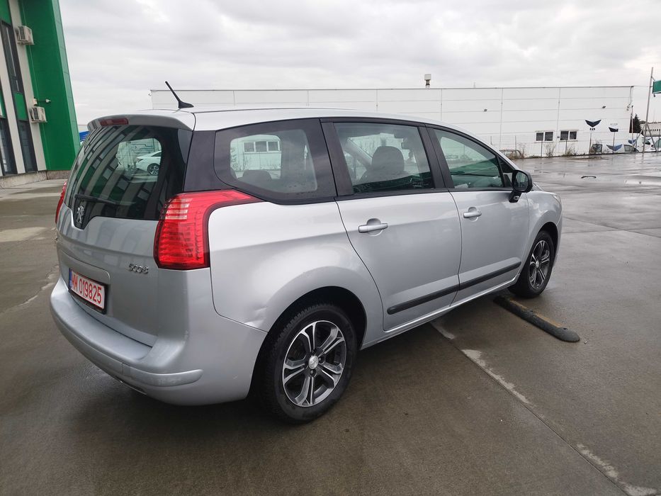 Peugeot 5008 - motor 1,6 hdi - an 2010 - 7 locuri