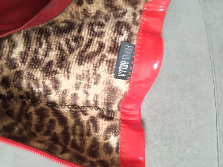 Продам женские ботинки