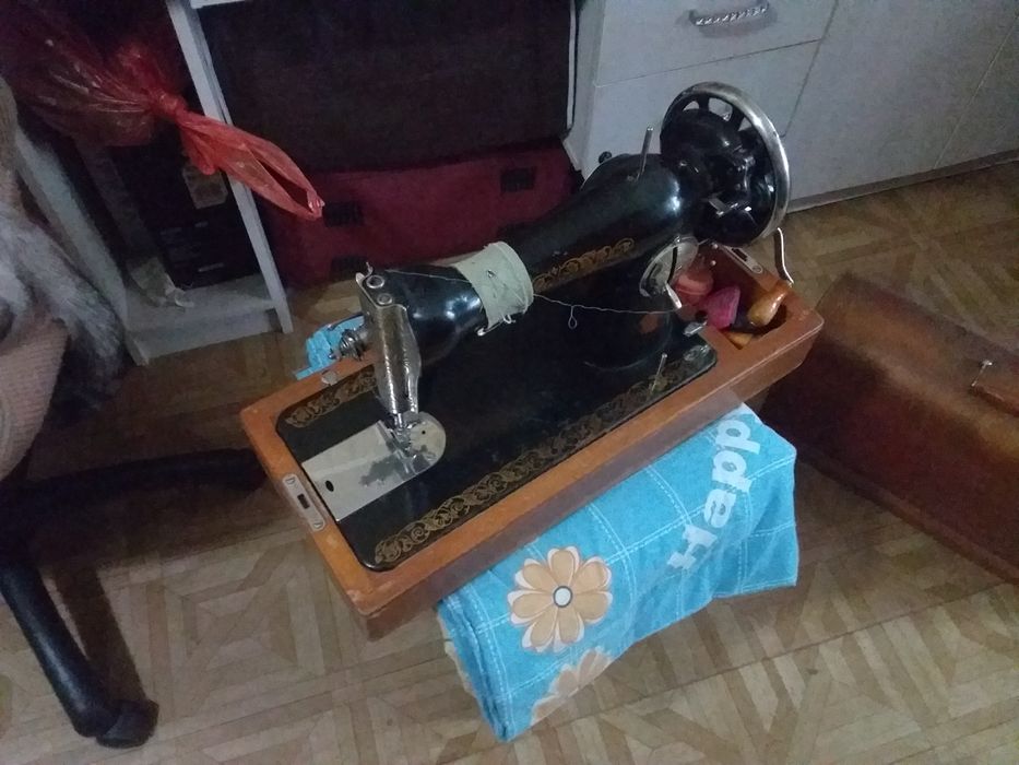 Продам швейная машинку.
