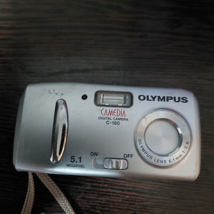 Фотоаппарат олимпус С 180
