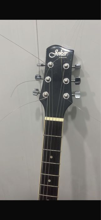 Гитара аккустическая