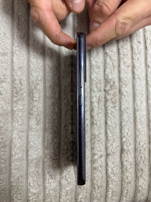 Продам Samsung S22