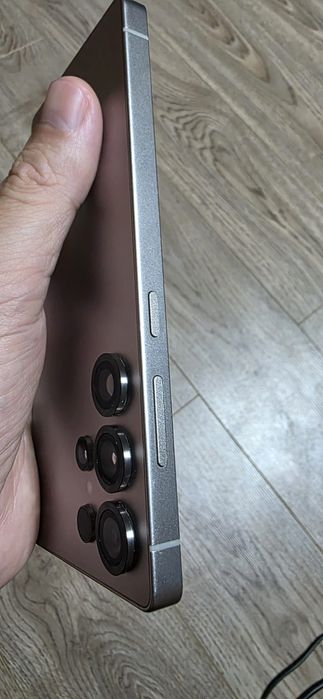 Samsung S25 ultra,stare ireprosabila,pret 3500 lei