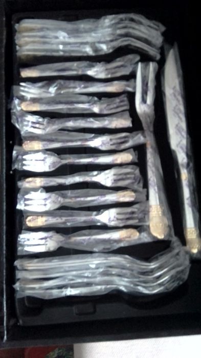 Набор столовых приборов,