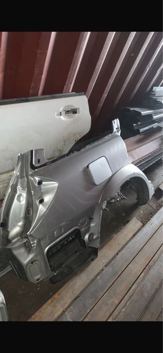 Заднии крылья Subaru outback 2007