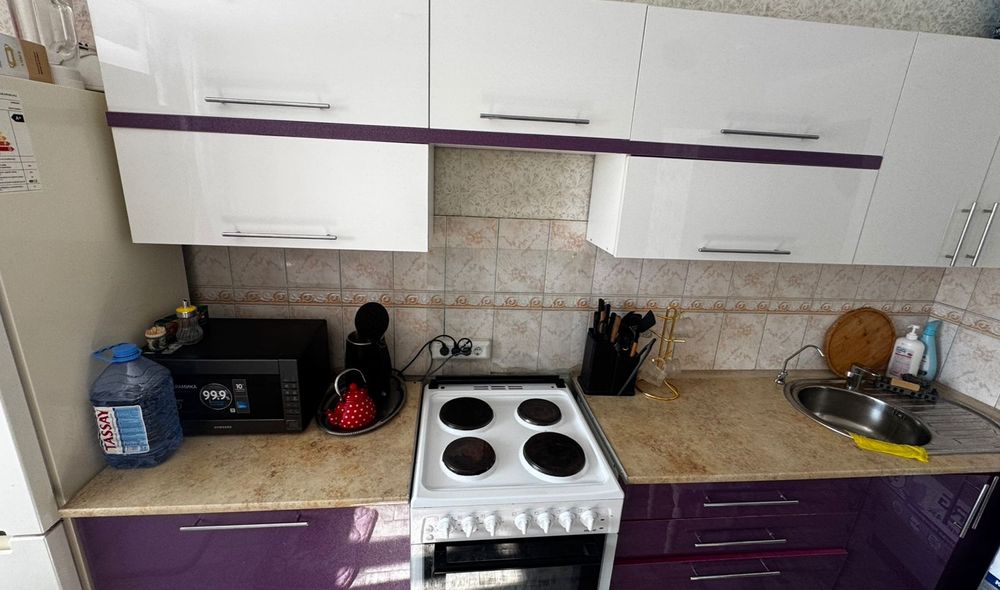 Продам кухонный шкаф вместе с плитой