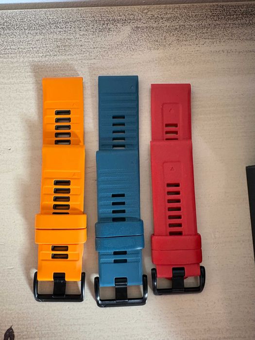 Garmin Fenix 8 AMOLED Sapphire 51mm + 3 curele silicon Garmin