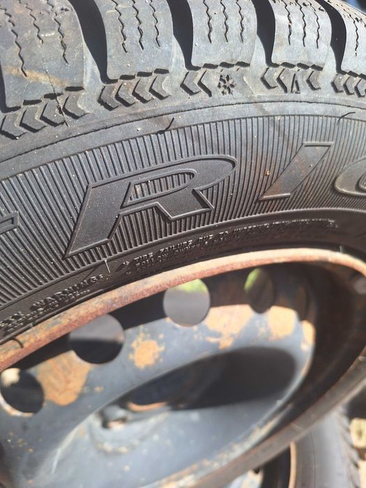 Нови зимни гуми с джанти