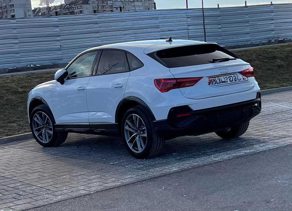 Продавам Audi Q3 Sportback, Sline