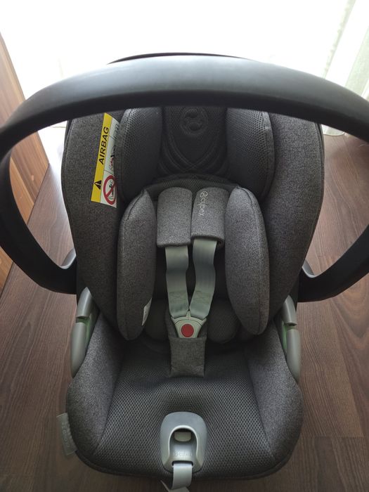 Vând scoică cloud T i-size cybex platinum 0 - 24  luni