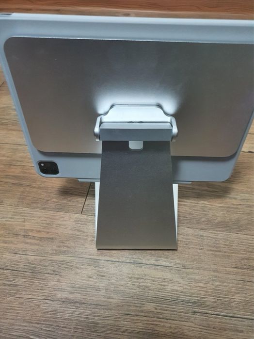 Ipad pro 12.9(wifi)+Apple Pencil+Набор аксессуаров.