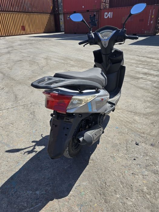 Продам скутер 125 кубов