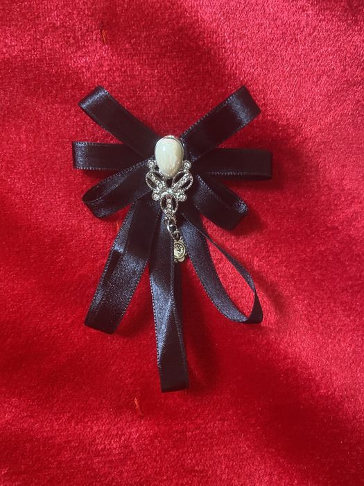 Мяч для фитнеса,часы,замок для велосипеда,бижутерия брошки