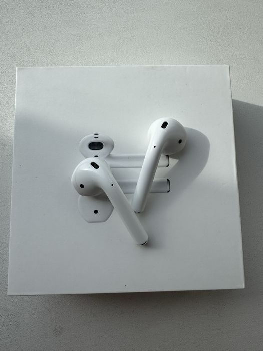 Продам наушники apple airpods 2