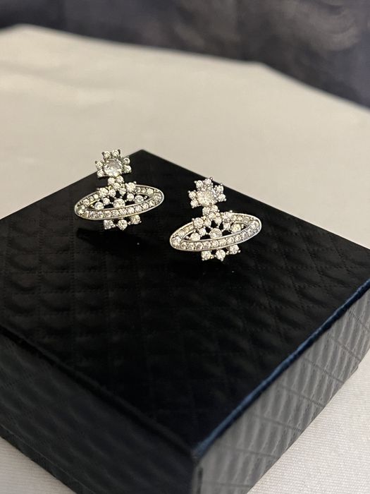 Bijuterii auriu sau argintiu