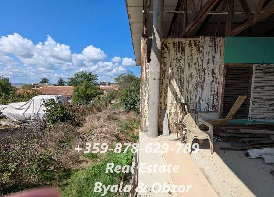 Парцел  в гр.Бяла с разрешение за строеж на къща