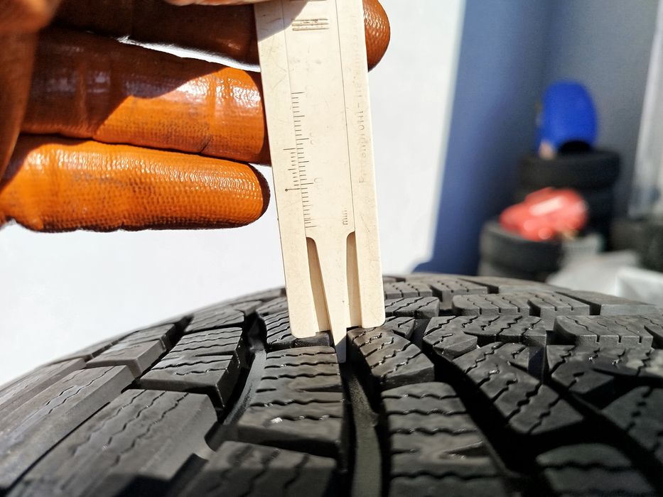 225/65/17 Фалкен ДОТ 2018 г - Като Нови