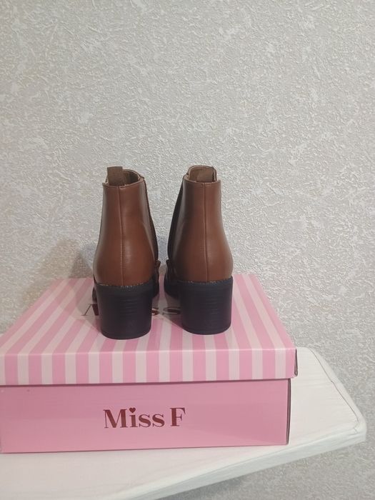 Етік сатылады әйел адамға, жаңа,  күзгі-көктемгі