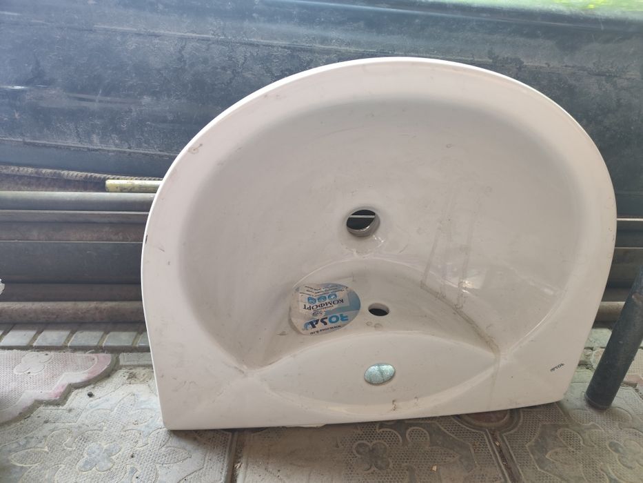 Раковина с пьедесталом