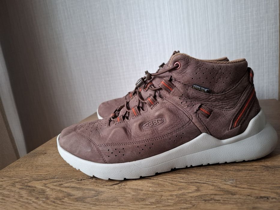 KEEN мъжки обувки 43 номер.