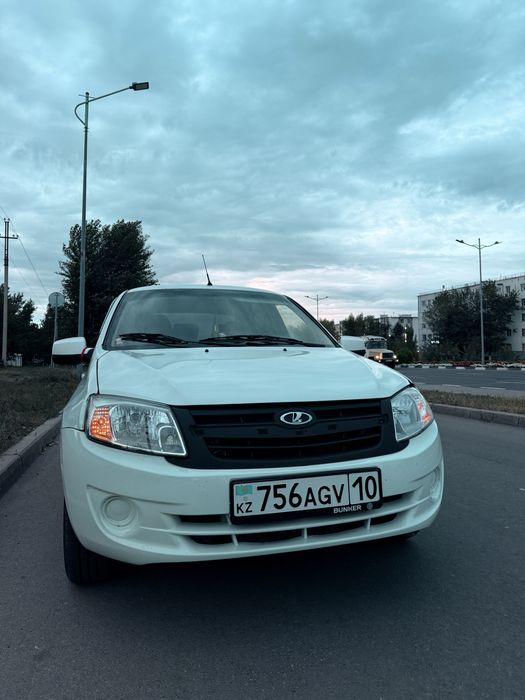 Продам Lada Granta 2013 года на бодром ходу,печка кондиционер, торг