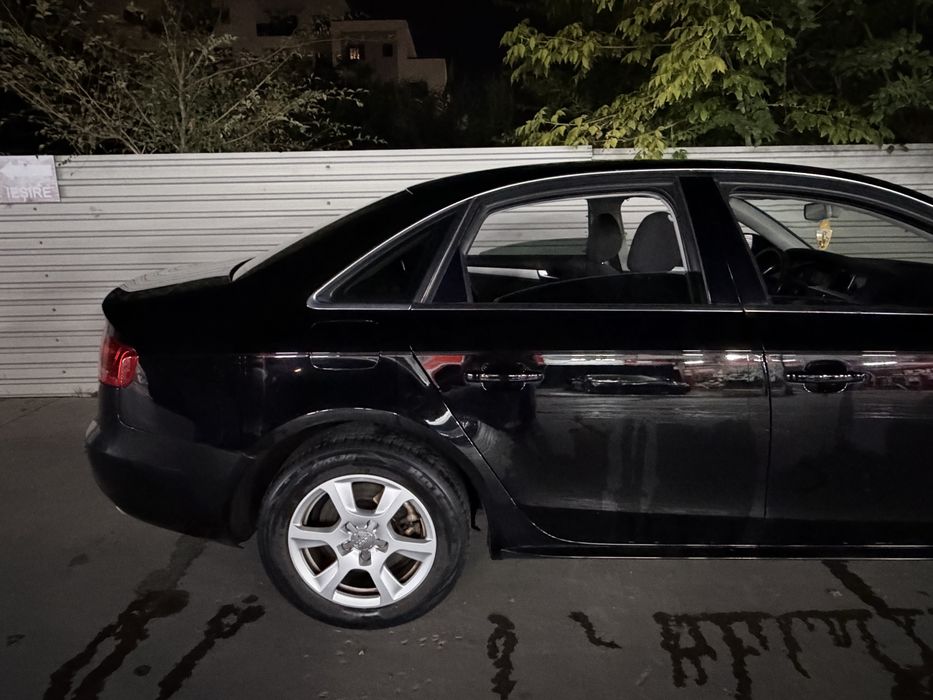 Vand Audi A4 B8 2010