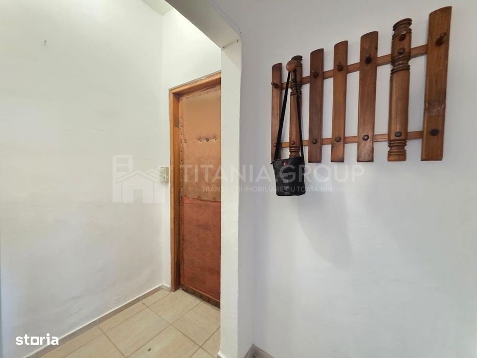 Garsonieră decomandată, etaj intermediar - zona Astra