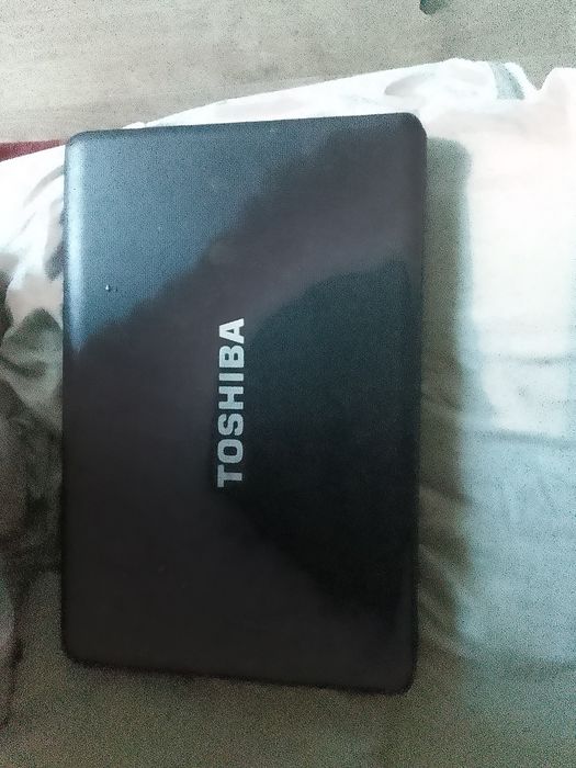 Продам ноутбук тознива