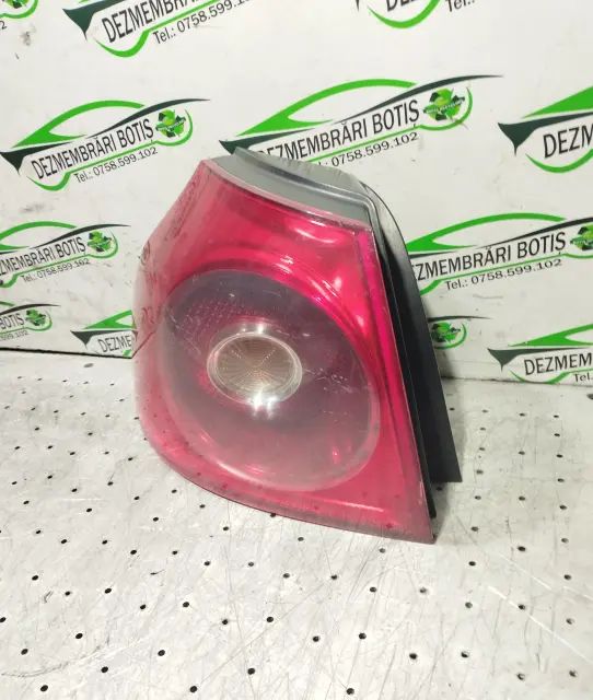 Lampa / Tripla stop stanga pe aripa Volkswagen VW Golf 2006