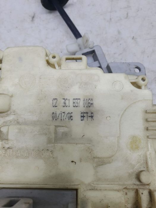 Incuietoare usa fata dreapta broasca 3c1837016a Volkswagen VW Passat