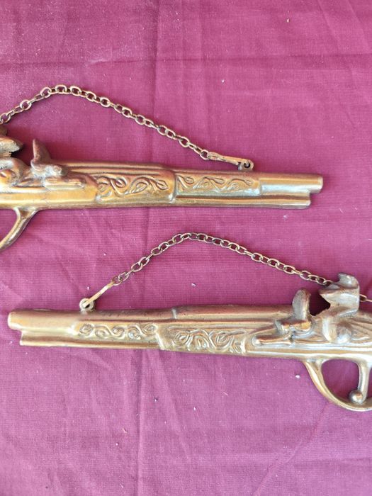 Pereche ornamente bronz pentru panoplie