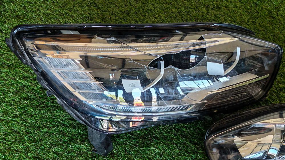 Фарове за Renault Scenic / Рено Сценик