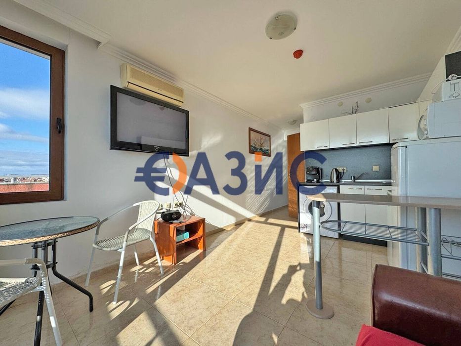 Продава се Тристаен апартамент в Свети Влас - 97 кв.м за 868 €/кв.м - Снимка #2
