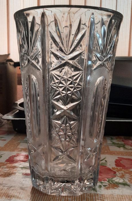 Продавам Стиклена ваза