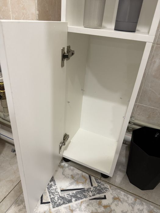 Шкаф-пенал белого цвета