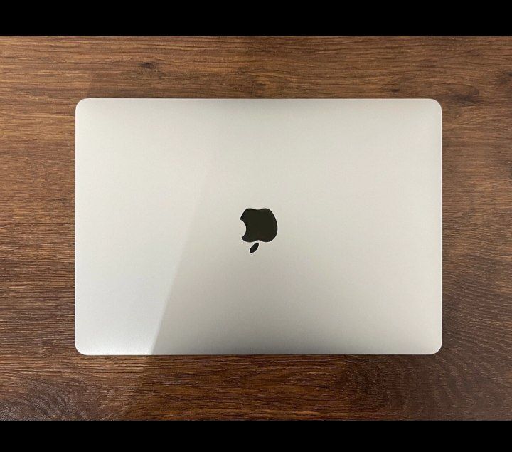 Macbook pro silver M2 13 dyum 8GB ram, 256GB ssd.100% bateryka, 3 sikl