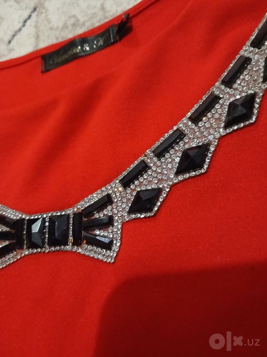 Qizil ayollar ko‘ylagi sotiladi