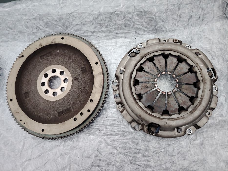 Комплект съединител с маховик за Хонда Сивик 8 1.8 бензин 140 к.с.