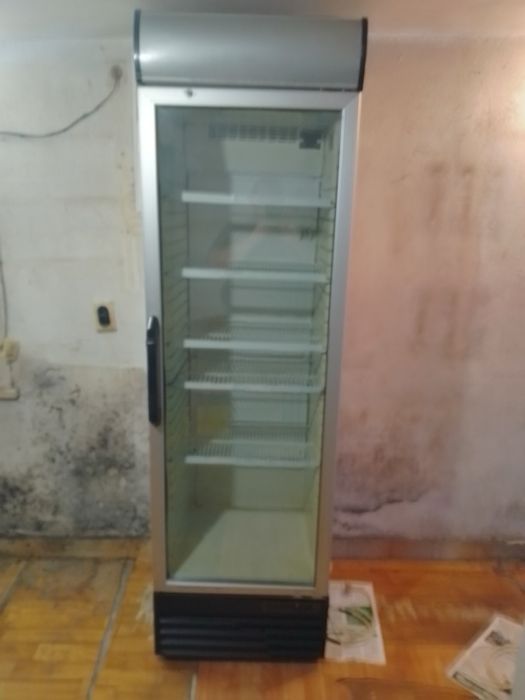 Витрина в перфектно техническо състояние