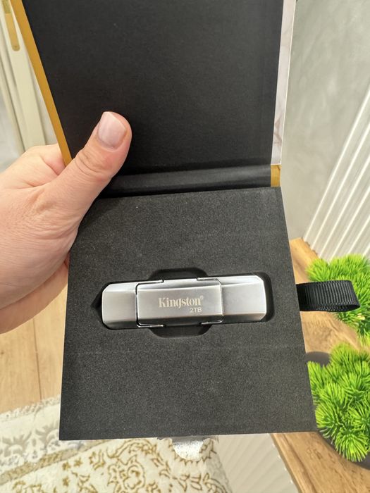 Флешка 2тб kingston для телефона(3 в1)