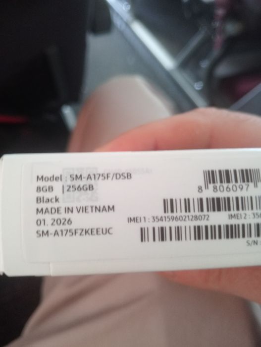 Nou sigilat culoarea neagră