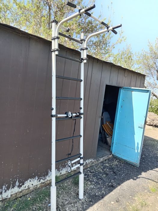 Турник в помещений