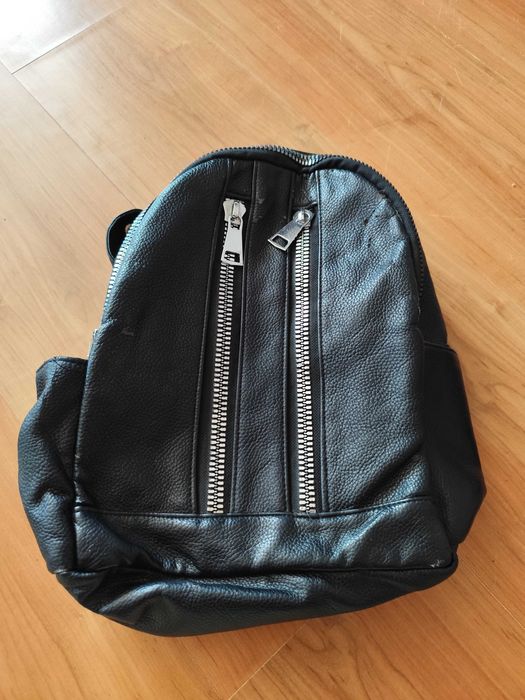 Дамска чанта тип раница