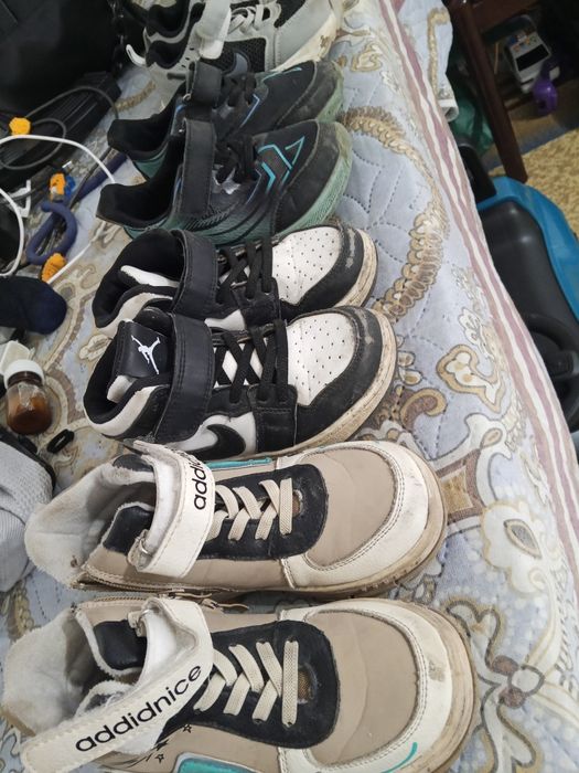 Продам детскую обувь